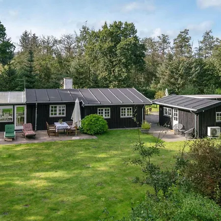 Holiday home Arnborg - 2km From The Sea In Ne Jutland By Interhome